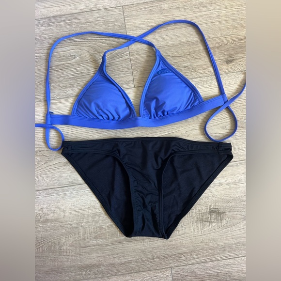 Ripcurl bikini XS - Picture 1 of 4